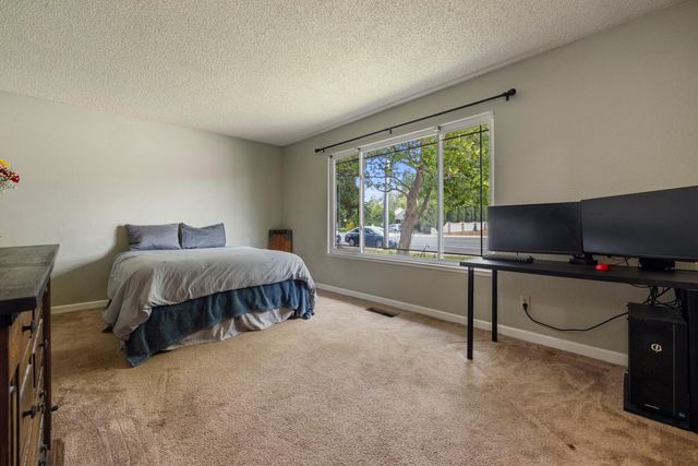 2340 E Hawkeye Ave, Turlock, CA 95380
