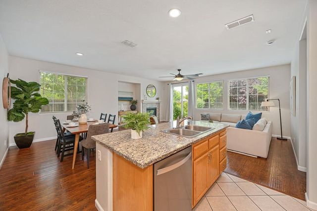 12436 Pawcatuck Way, Rancho Cordova, CA 95742