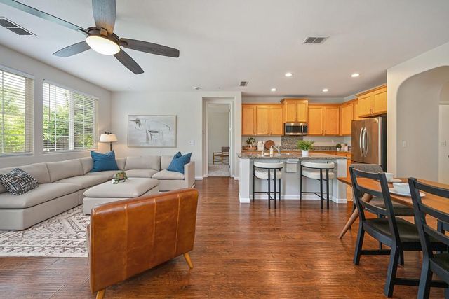 12436 Pawcatuck Way, Rancho Cordova, CA 95742