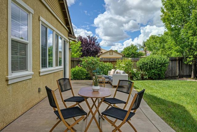 12436 Pawcatuck Way, Rancho Cordova, CA 95742