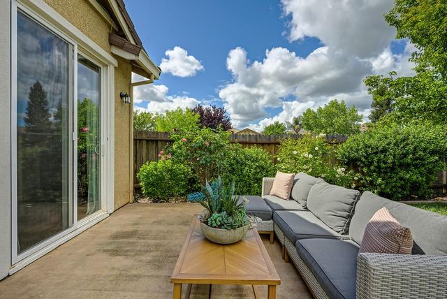 12436 Pawcatuck Way, Rancho Cordova, CA 95742