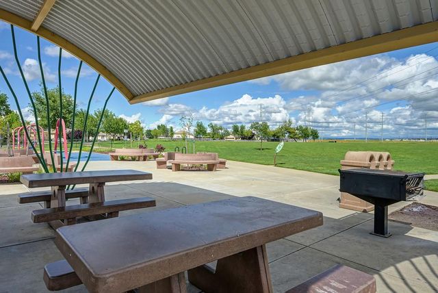12436 Pawcatuck Way, Rancho Cordova, CA 95742