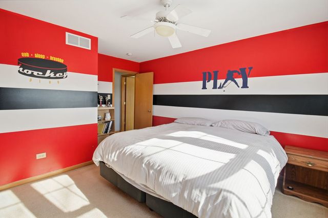 26003 S Old Farm Court, Channahon, IL 60410