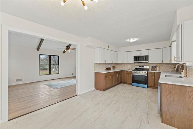 3709 Grant Street, Lee's Summit, MO 64064