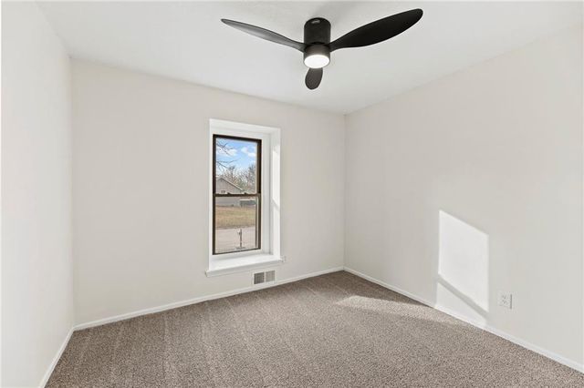 3709 Grant Street, Lee's Summit, MO 64064