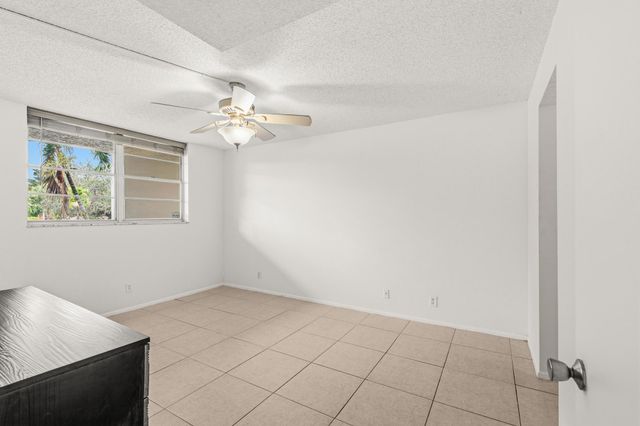 9340 Lagoon Place 206, Davie, FL 33324