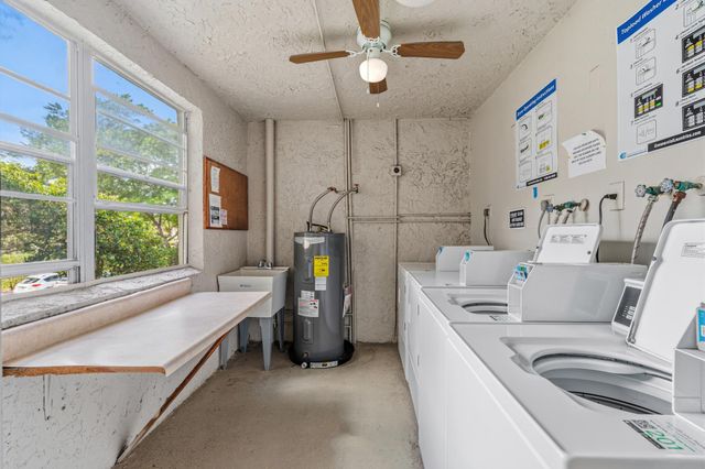 9340 Lagoon Place 206, Davie, FL 33324