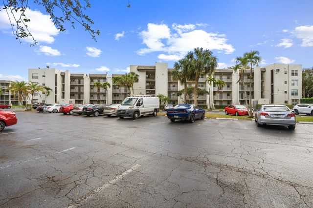 9340 Lagoon Place 206, Davie, FL 33324