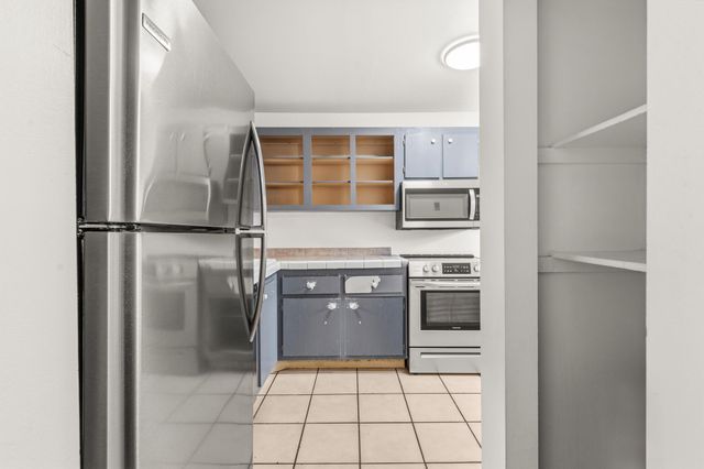 9340 Lagoon Place 206, Davie, FL 33324