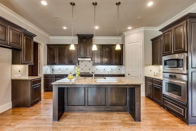 7027 Nueces Drive, Irving, TX 75039