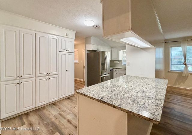 1602 Tanglewood Drive, Clinton, MS 39056