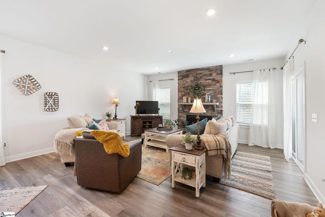 105 Comanche Trail, Simpsonville, SC 29680