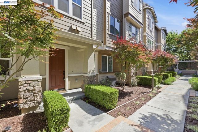 6677 S Mariposa Ln, Dublin, CA 94568