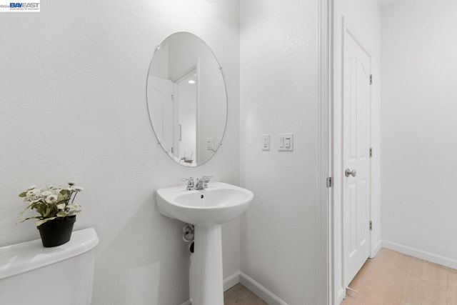 6677 S Mariposa Ln, Dublin, CA 94568
