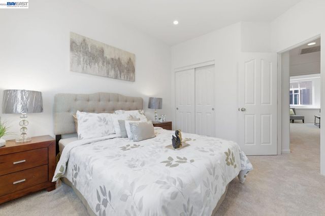 6677 S Mariposa Ln, Dublin, CA 94568