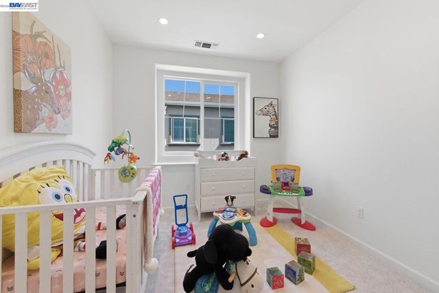 6677 S Mariposa Ln, Dublin, CA 94568