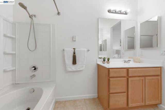 6677 S Mariposa Ln, Dublin, CA 94568