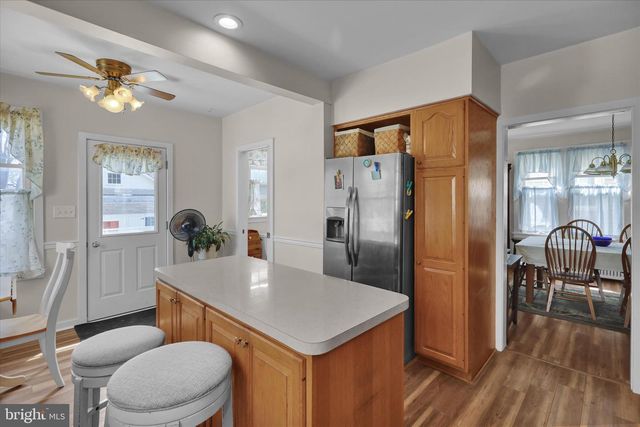 6 W MAPLE AVE, Myerstown, PA 17067