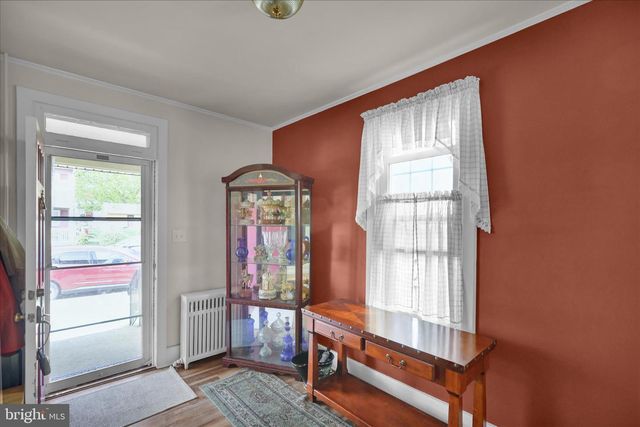 6 W MAPLE AVE, Myerstown, PA 17067