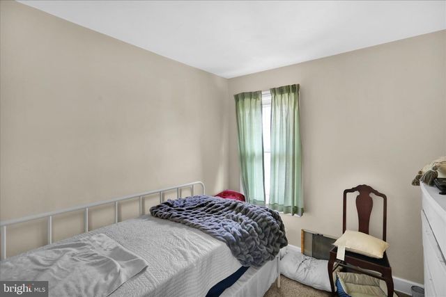 6 W MAPLE AVE, Myerstown, PA 17067