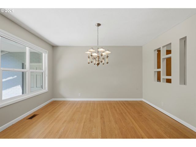 10495 Sw Melnore St, Portland, OR 97225
