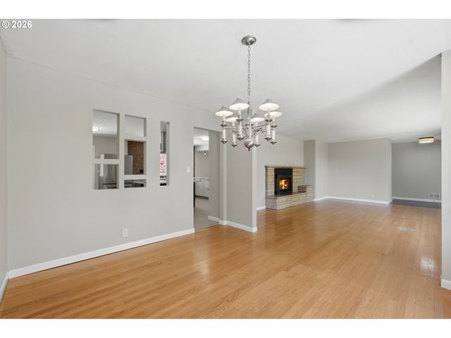10495 Sw Melnore St, Portland, OR 97225