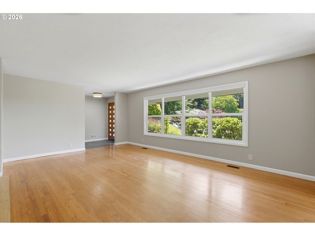 10495 Sw Melnore St, Portland, OR 97225