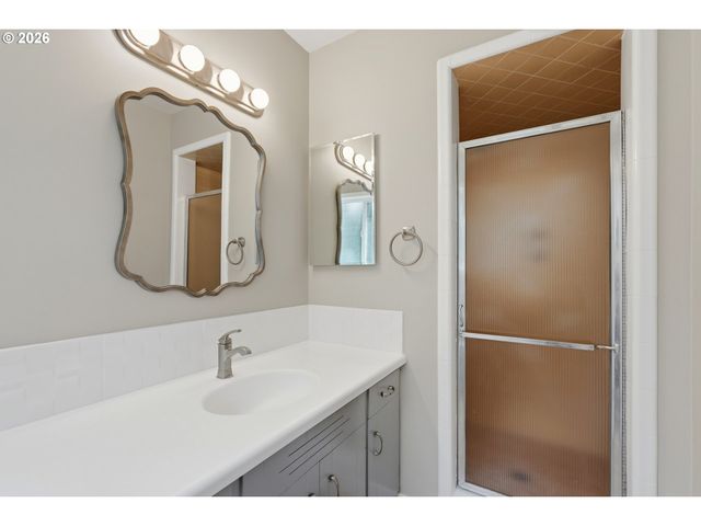 10495 Sw Melnore St, Portland, OR 97225