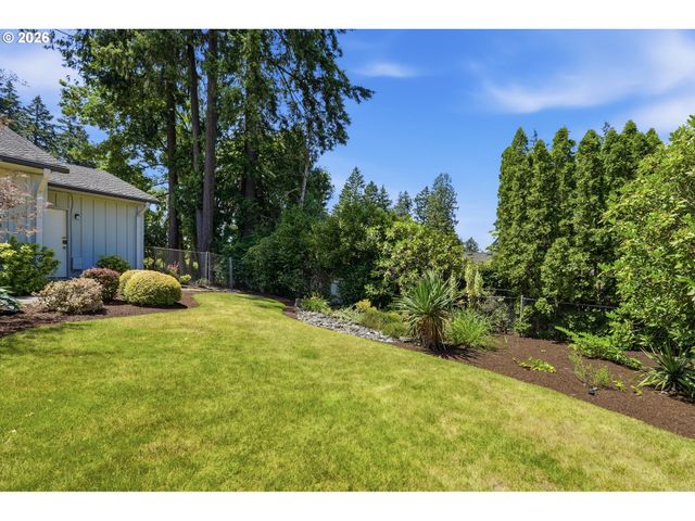 10495 Sw Melnore St, Portland, OR 97225