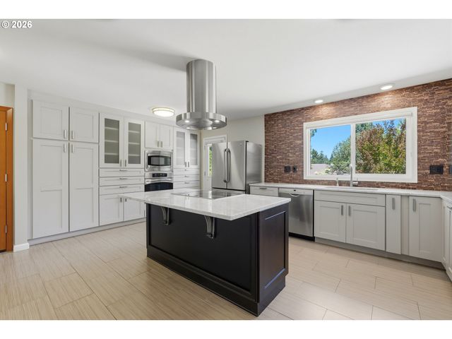 10495 Sw Melnore St, Portland, OR 97225