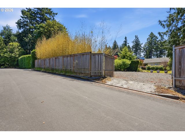 10495 Sw Melnore St, Portland, OR 97225