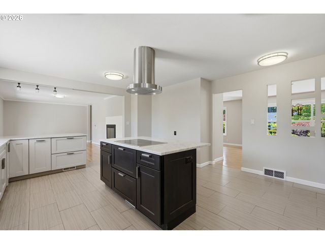 10495 Sw Melnore St, Portland, OR 97225