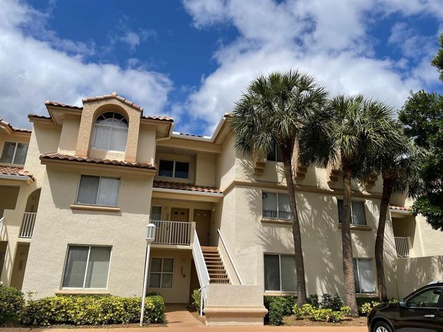 22303 Glenmoor Drive, West Palm Beach, FL 33409