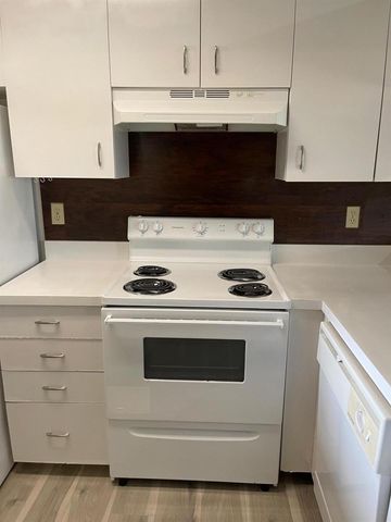 22303 Glenmoor Drive, West Palm Beach, FL 33409