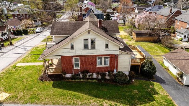 826 SELMA BLVD, Staunton, VA 24401