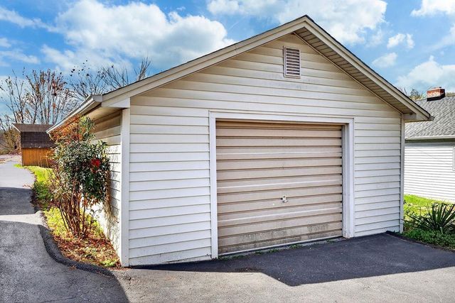 826 SELMA BLVD, Staunton, VA 24401