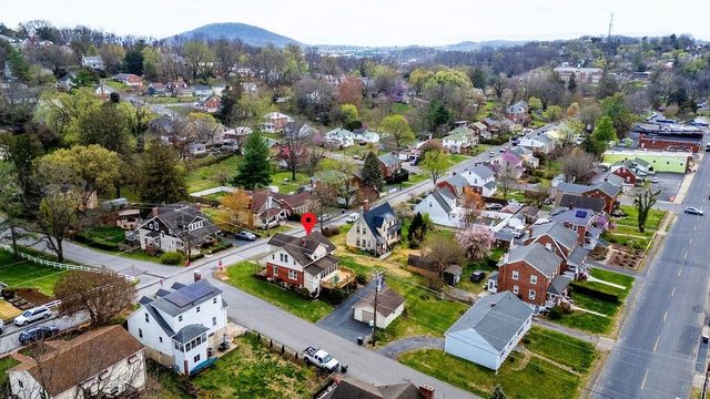 826 SELMA BLVD, Staunton, VA 24401