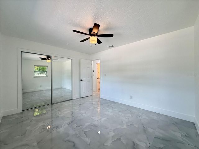 166 SW LINCOLN CIRCLE N, St Petersburg, FL 33703