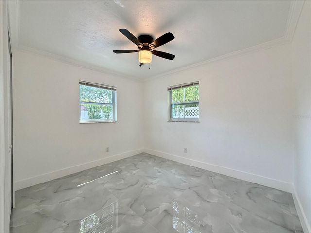 166 SW LINCOLN CIRCLE N, St Petersburg, FL 33703