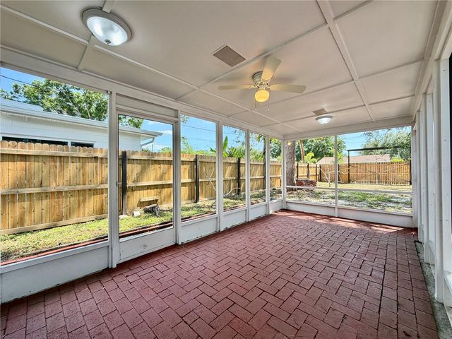 166 SW LINCOLN CIRCLE N, St Petersburg, FL 33703