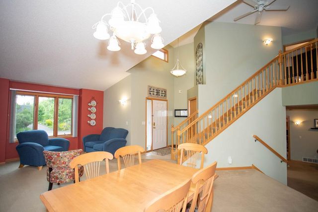 601 Sterling Street S, Maplewood, MN 55119