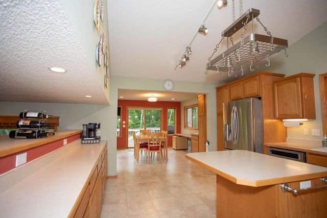 601 Sterling Street S, Maplewood, MN 55119