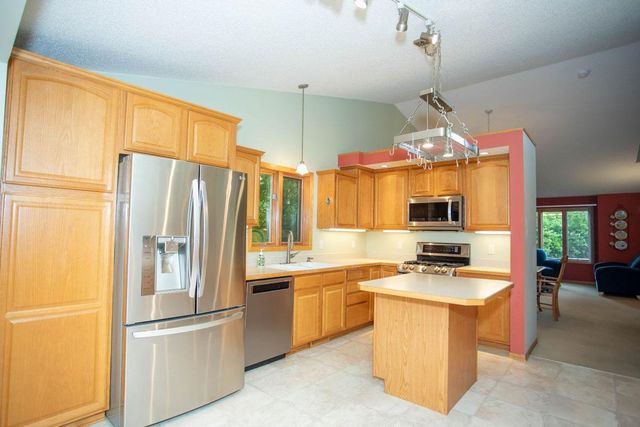 601 Sterling Street S, Maplewood, MN 55119