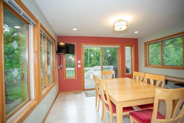 601 Sterling Street S, Maplewood, MN 55119