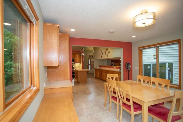 601 Sterling Street S, Maplewood, MN 55119