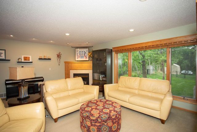 601 Sterling Street S, Maplewood, MN 55119