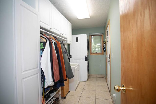 601 Sterling Street S, Maplewood, MN 55119