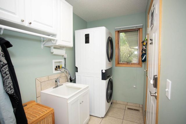 601 Sterling Street S, Maplewood, MN 55119