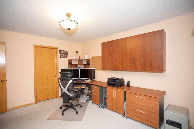 601 Sterling Street S, Maplewood, MN 55119