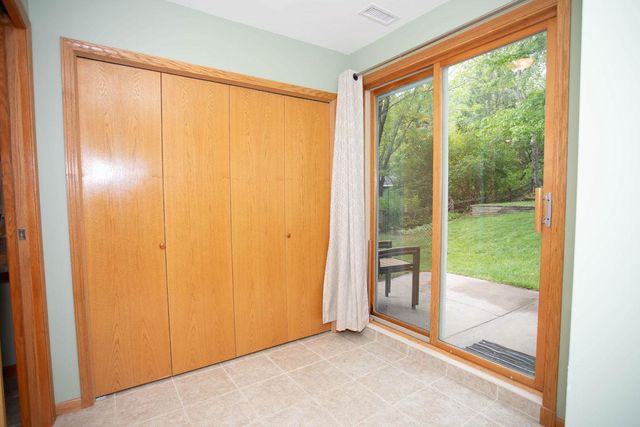 601 Sterling Street S, Maplewood, MN 55119